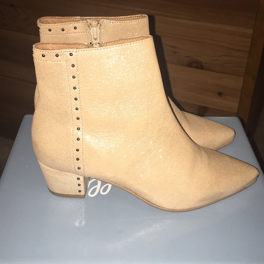 Seychelles metallic blush bootie